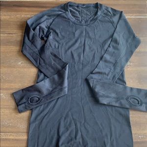 Black Swiftly Tech long sleeve!